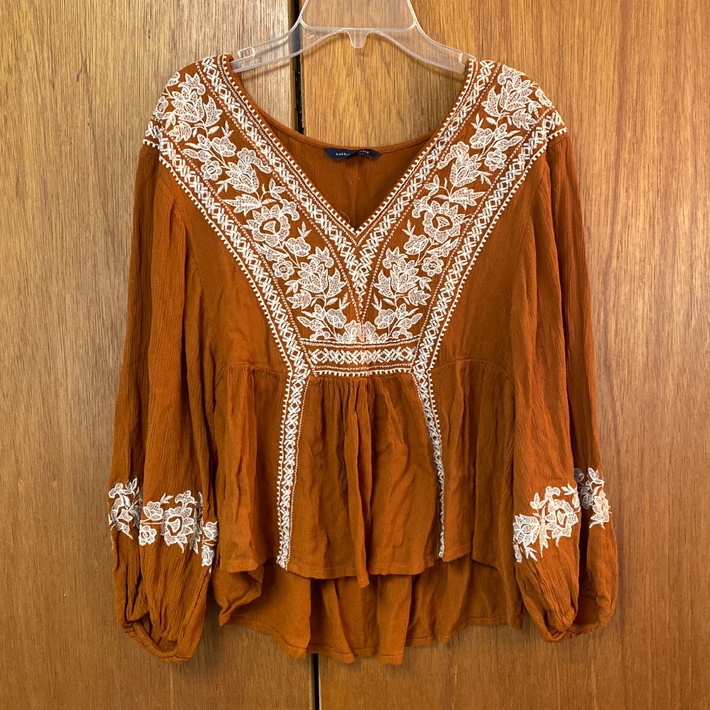 American Eagle burnt orange blouse with puffy sleeves size M